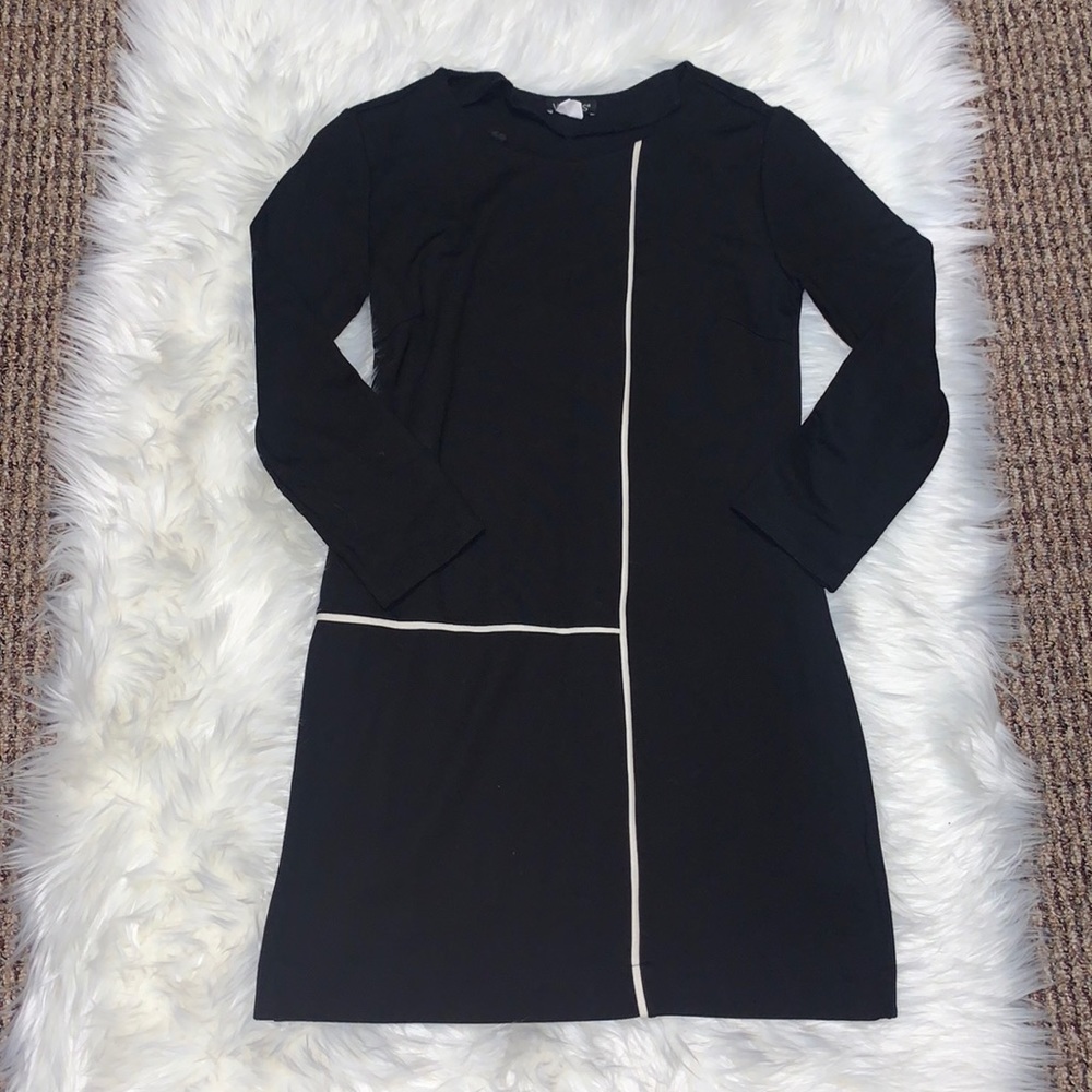 5 for $25🎈 Venus black dress with 2 white stripes